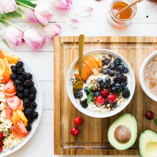 fruehstueck gesund obst brooke lark unsplash