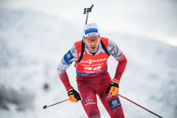Simon Eder beim Skifahren