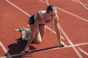 Pure Athletin Isabelle Engel beim Starten