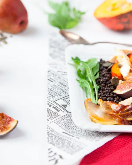 belugalinsensalat mit kuerbis und feigen