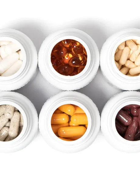 Offene Pure Bottles mit Inhalt von oben