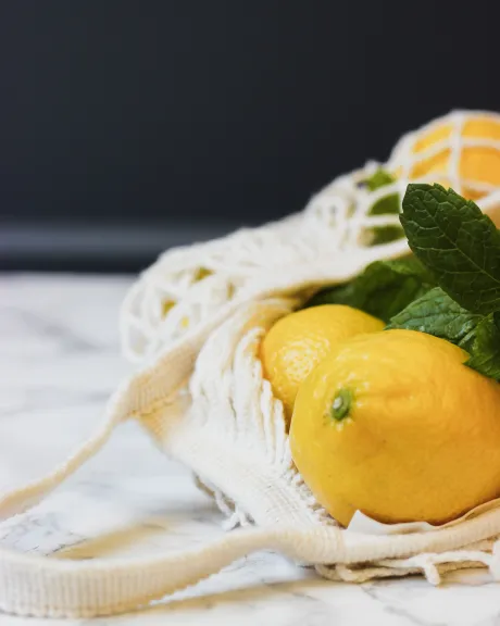 Zitronen in einem Netz