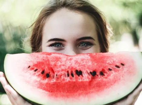 Frau mit Melone