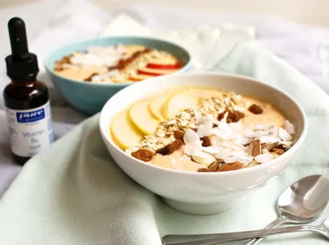 Carrot Cake Smoothie Bowl 