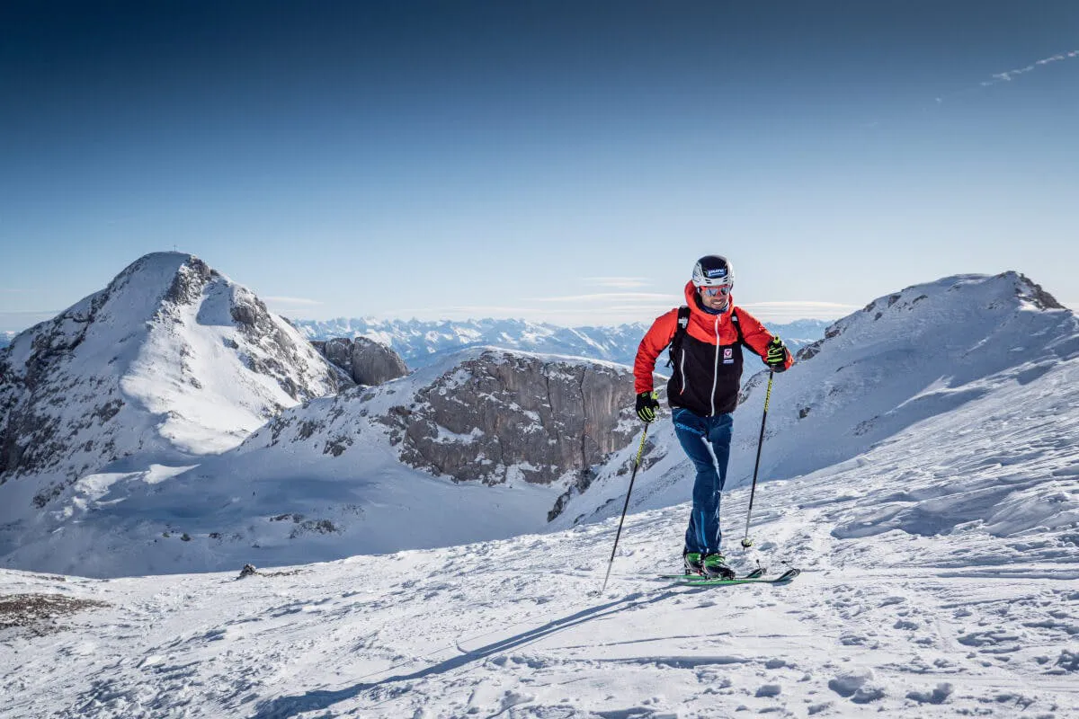 Jakob Herrmann beim Skibergsteigen