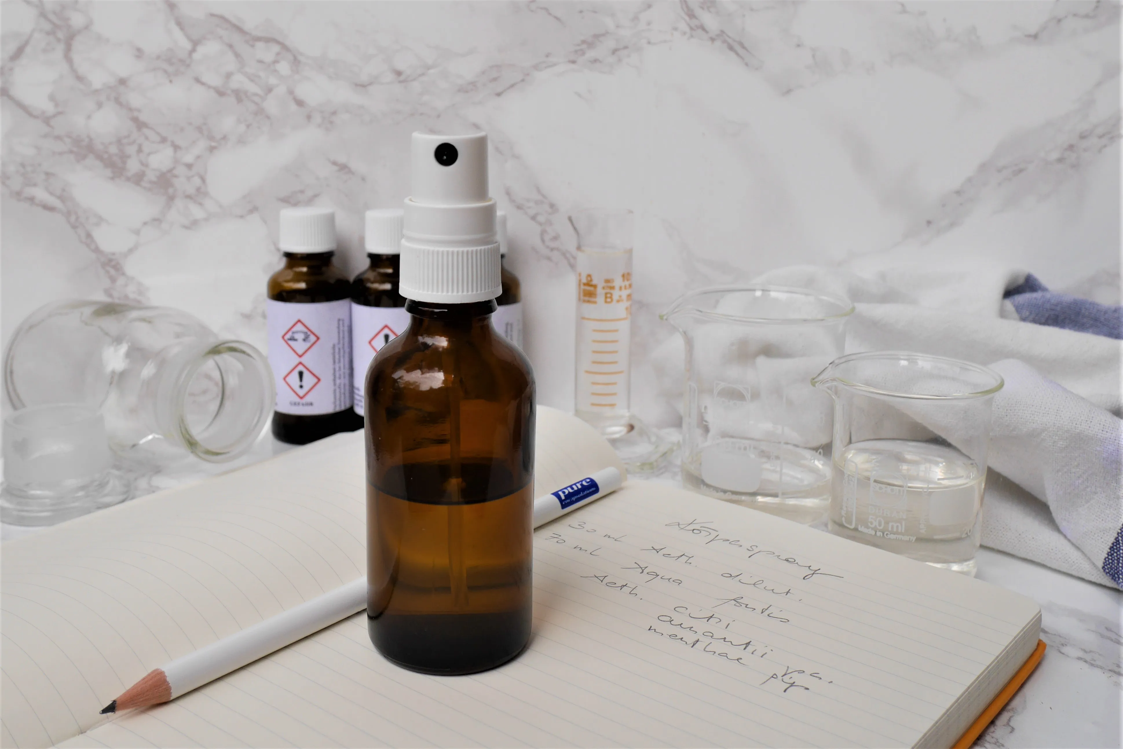 Selbstgemachtes Bodyspray in einer Flasche