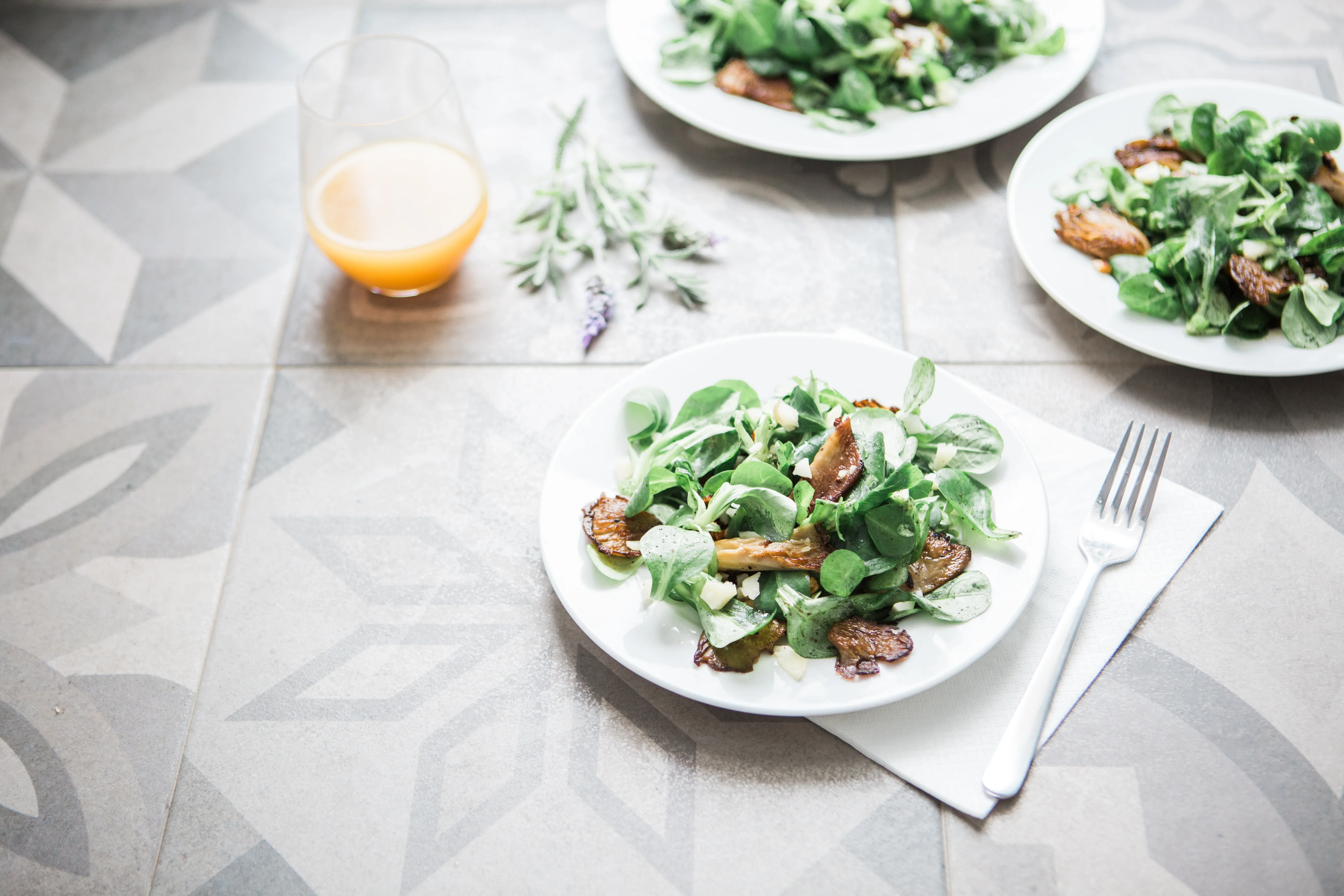 Salat mit Eierschwammerl